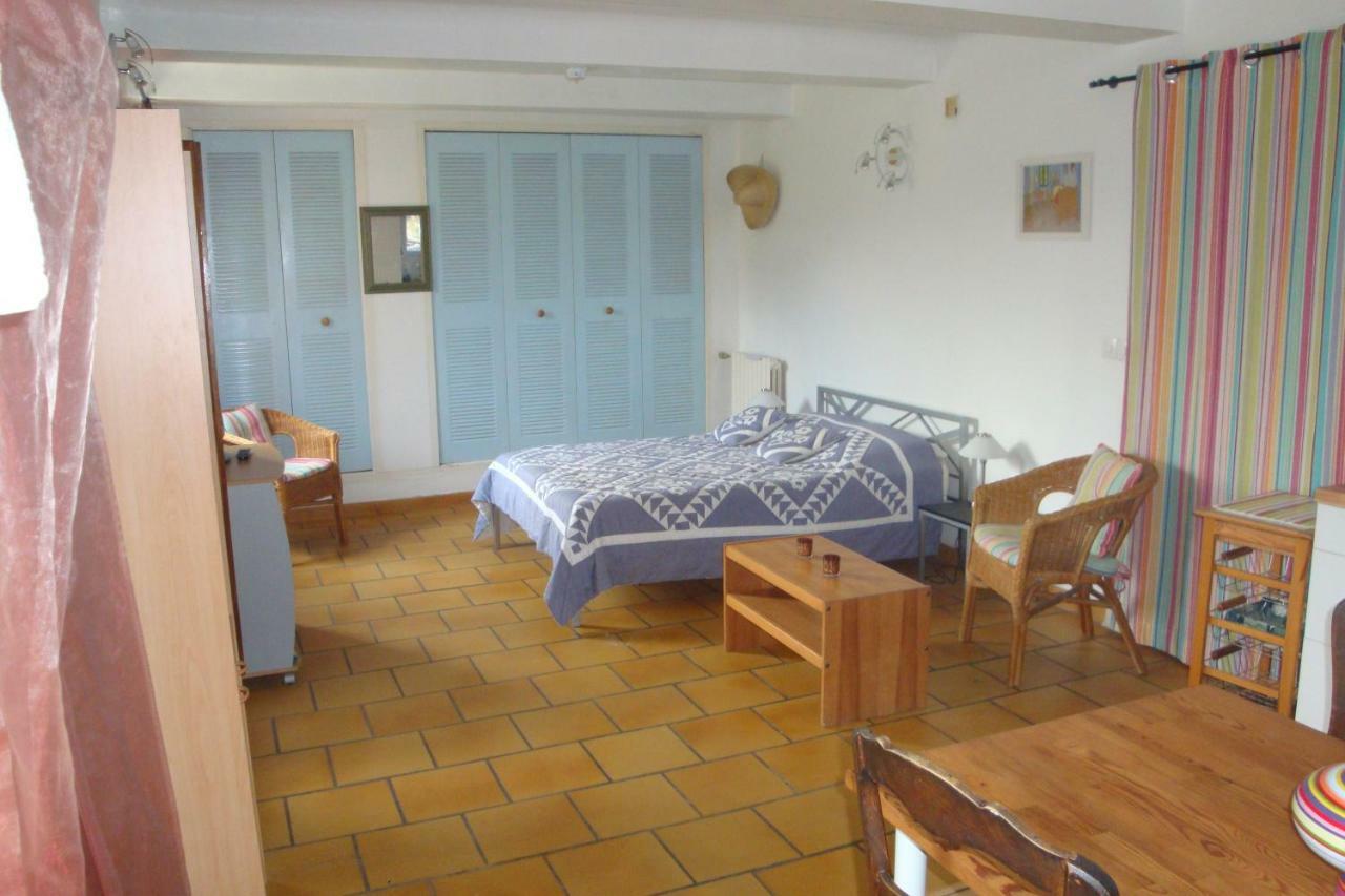 Studio En Provence Aubagne Luaran gambar